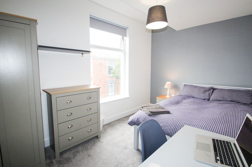 7 bed shared accommodation to rentCleveland Road, Southsea, Hampshire PO5 photo 3