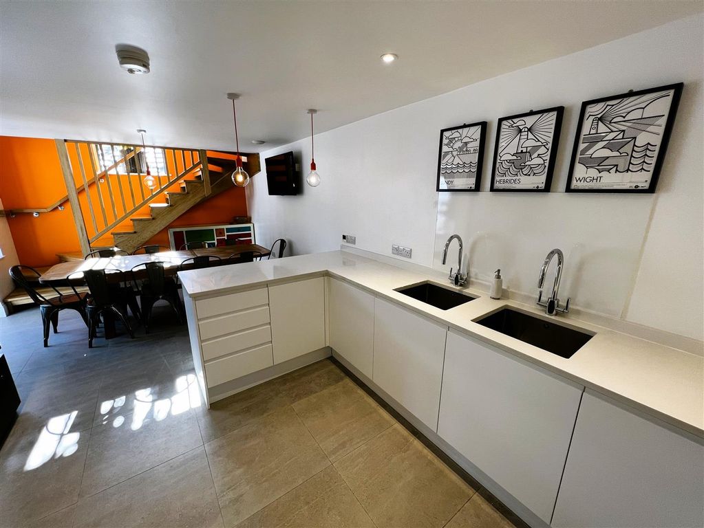 Additional image 3 of 4 bed property to rentSeven Sisters Road, St. Lawrence, Ventnor PO38