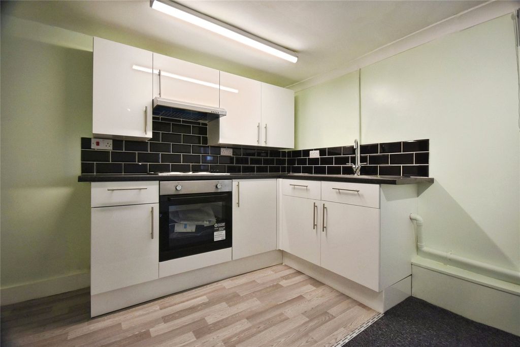 Additional image 3 of 1 bed flat to rentBedford Road, Reading RG1