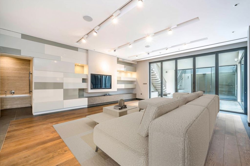 Additional image 6 of 7 bed detached house to rentAddison Road, West Kensington W14