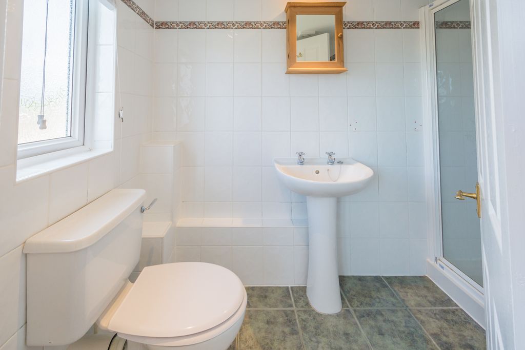 Additional image 10 of 4 bed semi-detached house to rentLydiard Way, Trowbridge BA14
