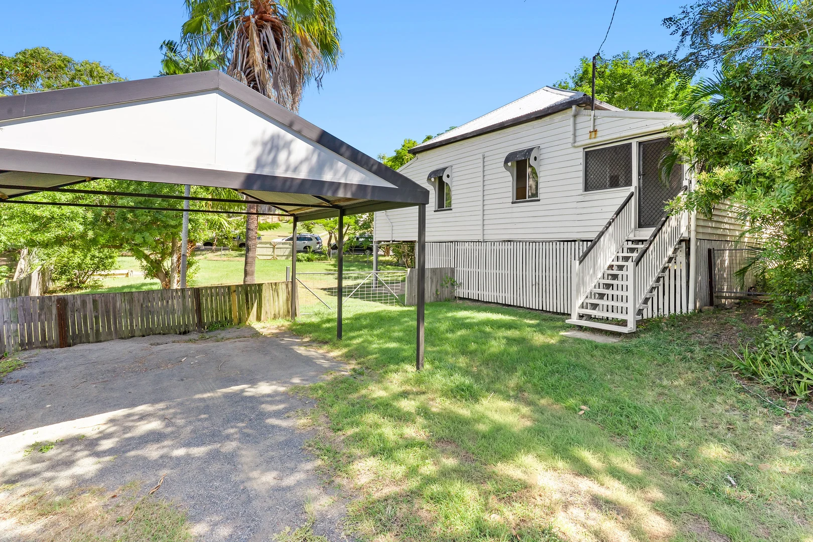 20 Quarry Street, The Range QLD 4700 photo 3