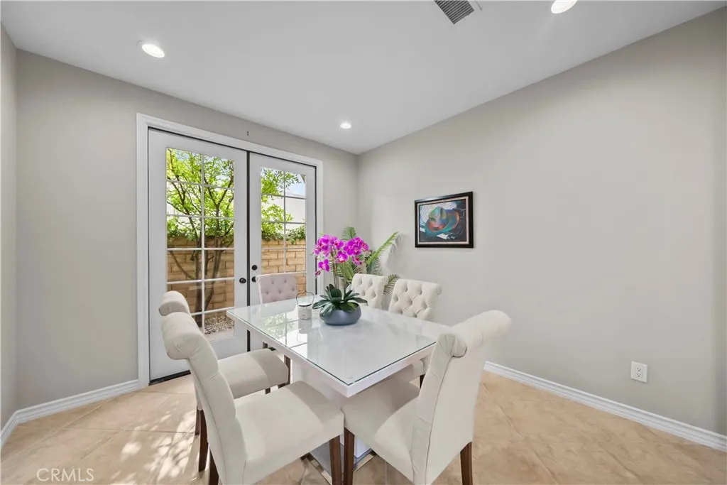 Additional image 102 of 23912 Lakeside Road, Valencia, CA 91355
