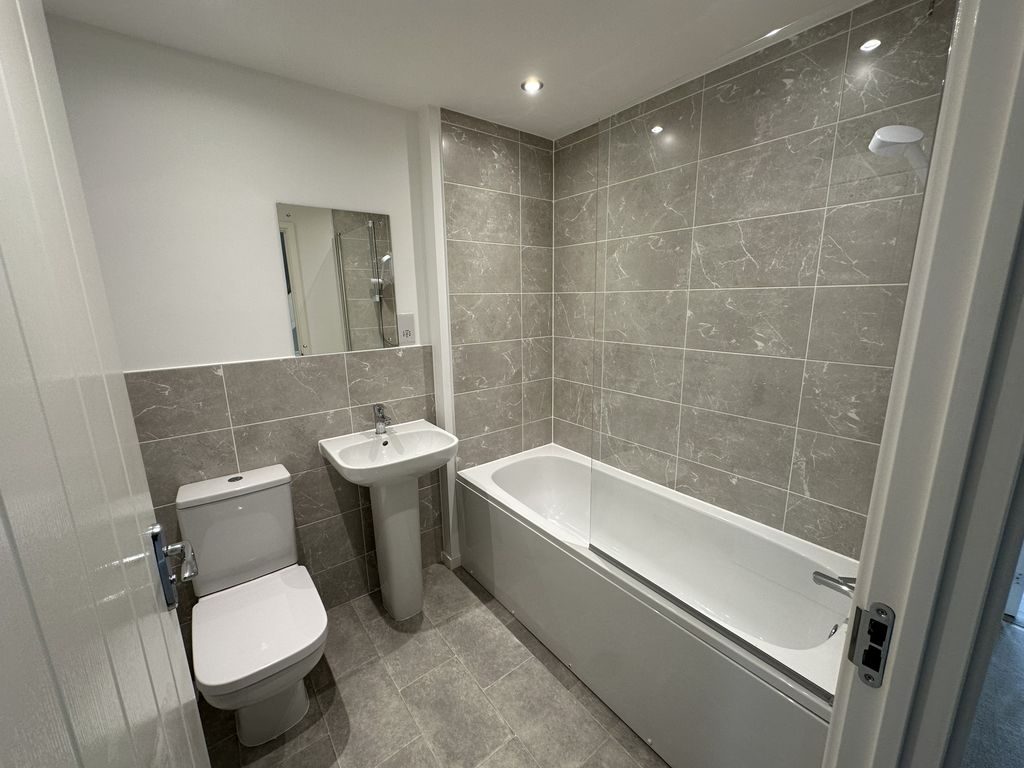 Additional image 12 of 3 bed town house to rentEpping Drive, Peterborough PE7