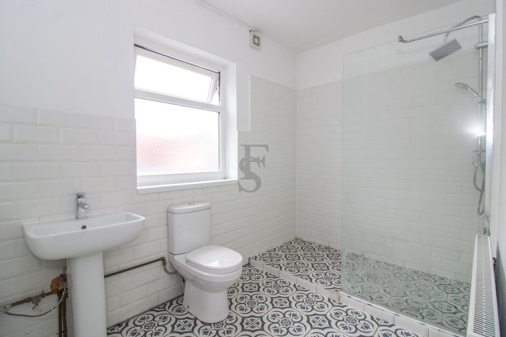 1 bed flat to rentLansdowne Road, Leicester LE2 photo 5