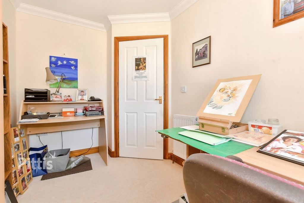 Additional image 10 of 4 bed semi-detached house to rentSt. Saviours Road, Totland Bay PO39