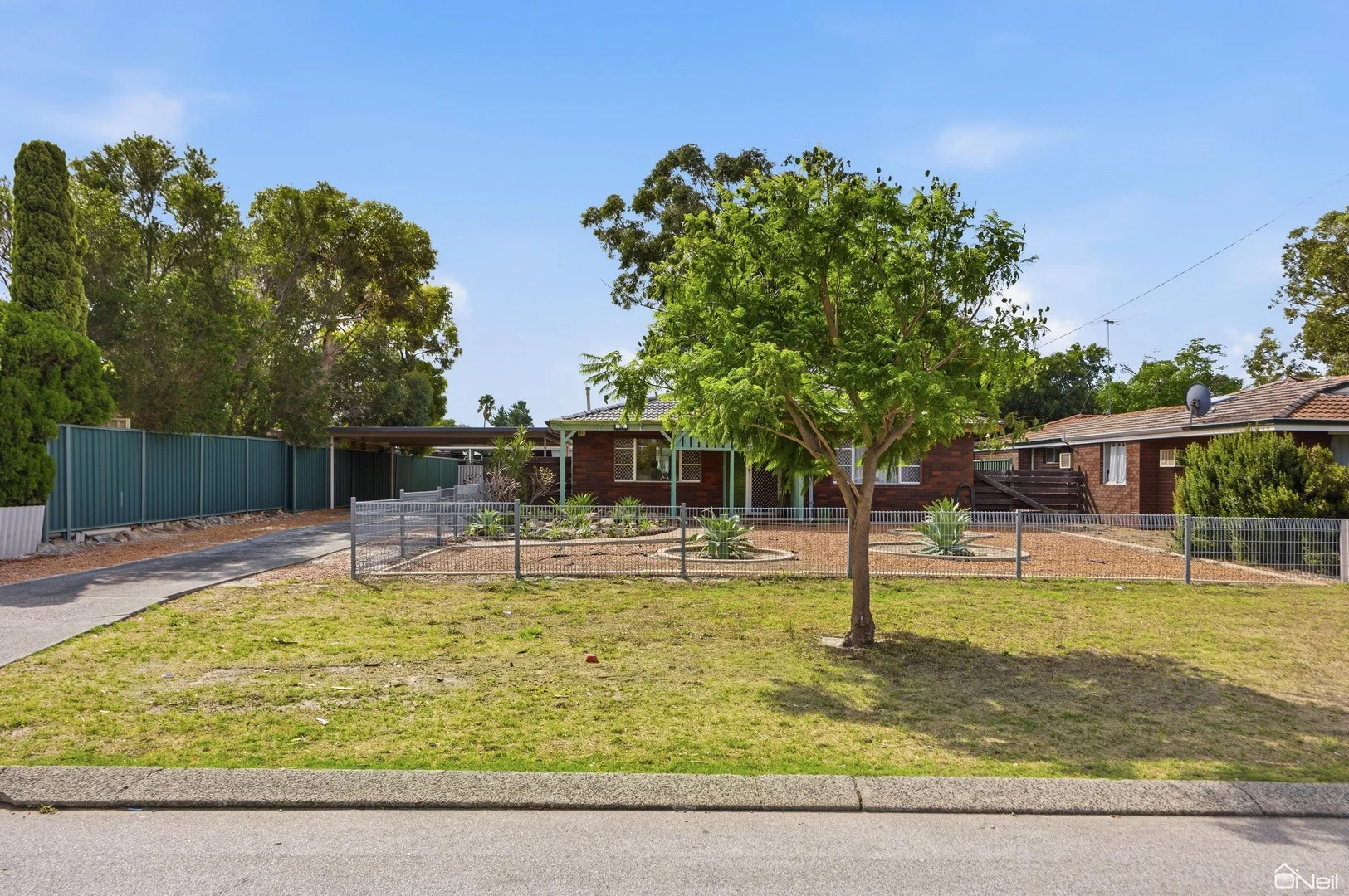 32 Redtingle Road, Camillo WA 6111