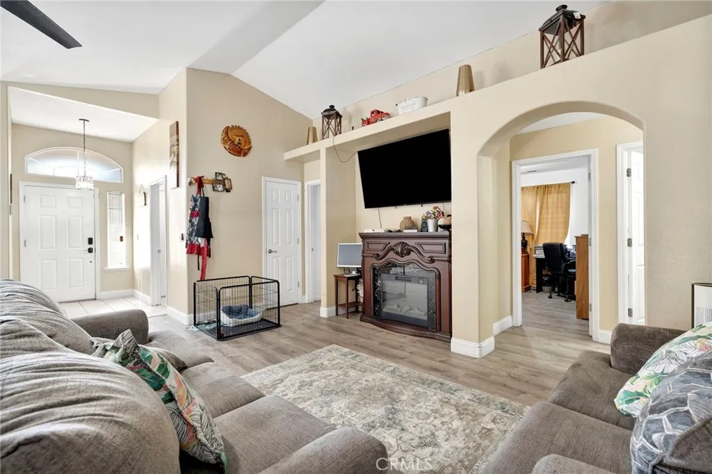 Additional image 38 of 980 Redwood St, Parlier, CA 93648