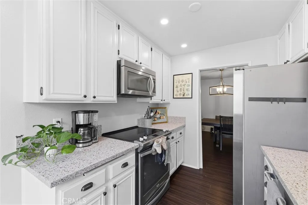 Additional image 16 of 4275 Via Arbolada Unit 210, Los Angeles, CA 90042