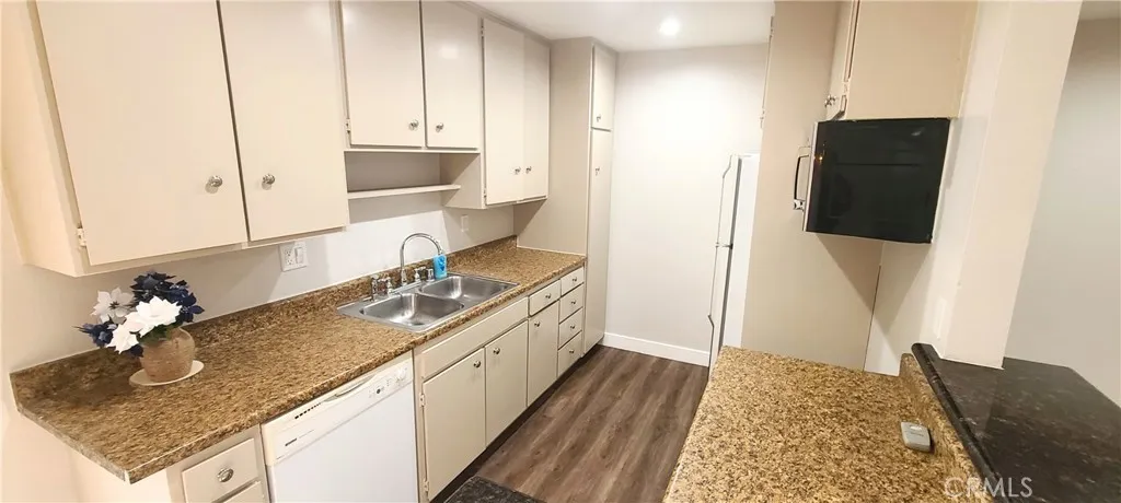 Additional image 18 of 5320 Zelzah Avenue Unit 201, Encino, CA 91316