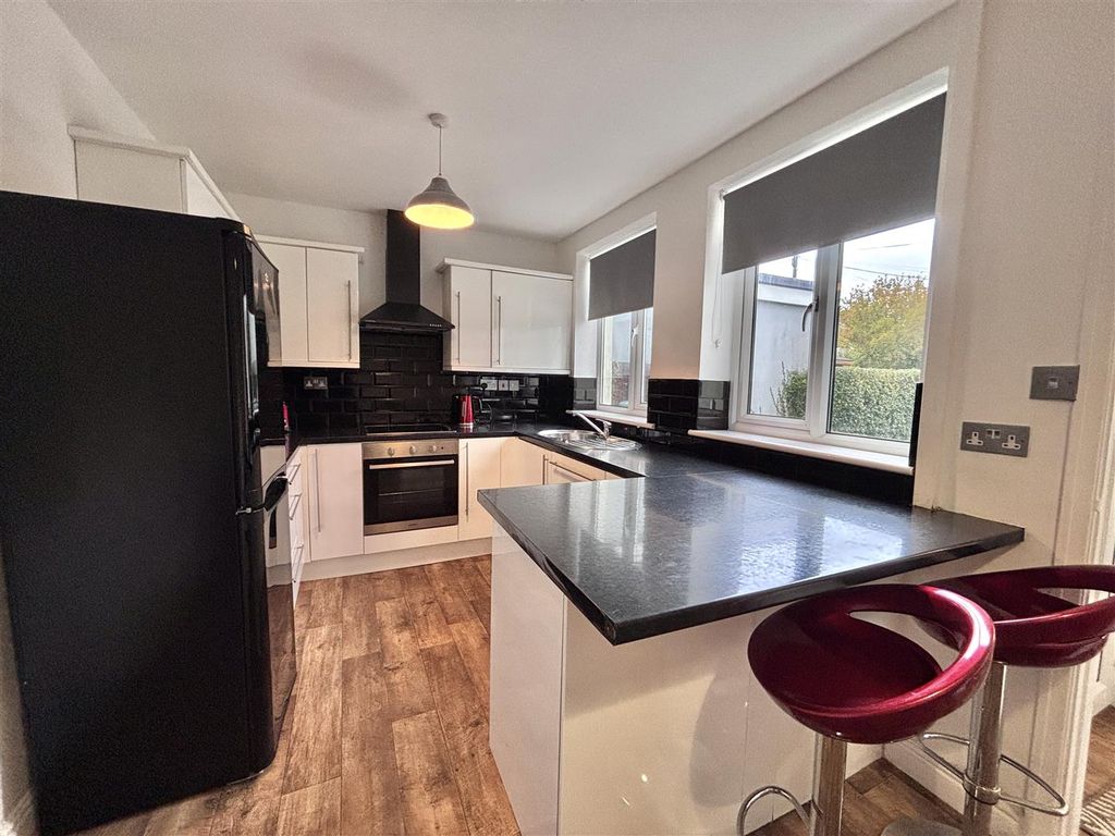 Additional image 3 of 3 bed end terrace house to rentDobell Road, St. Austell PL25