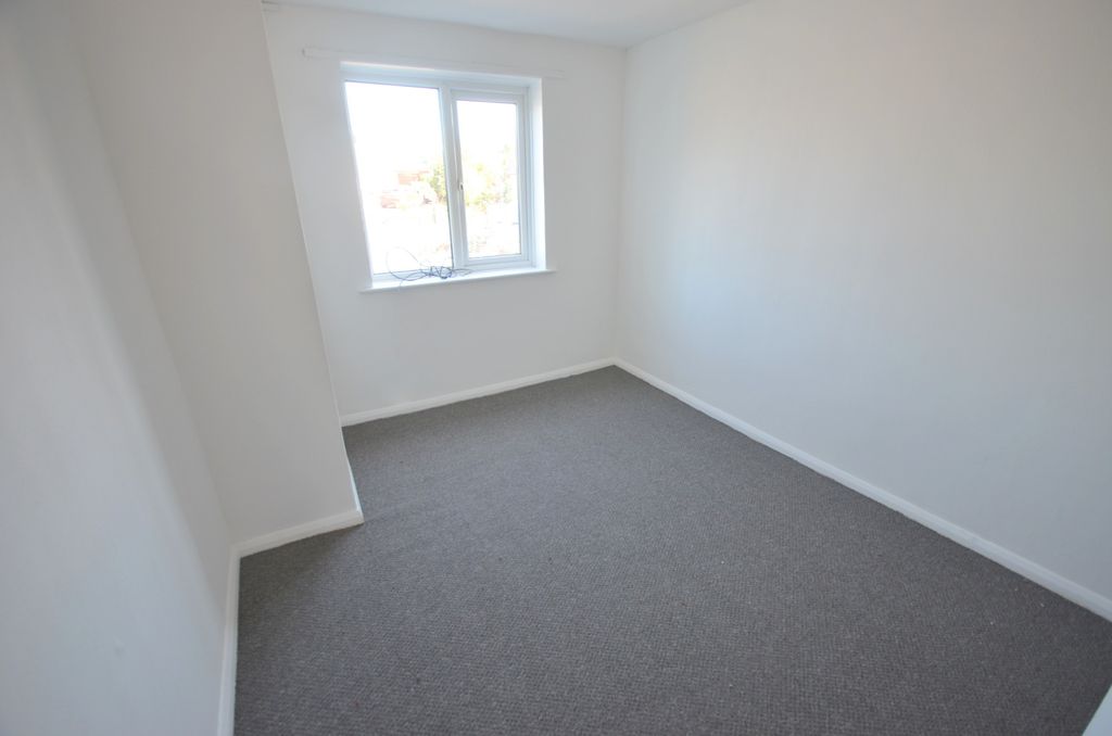 Additional image 4 of 2 bed flat to rentPelham Road, Immingham DN40