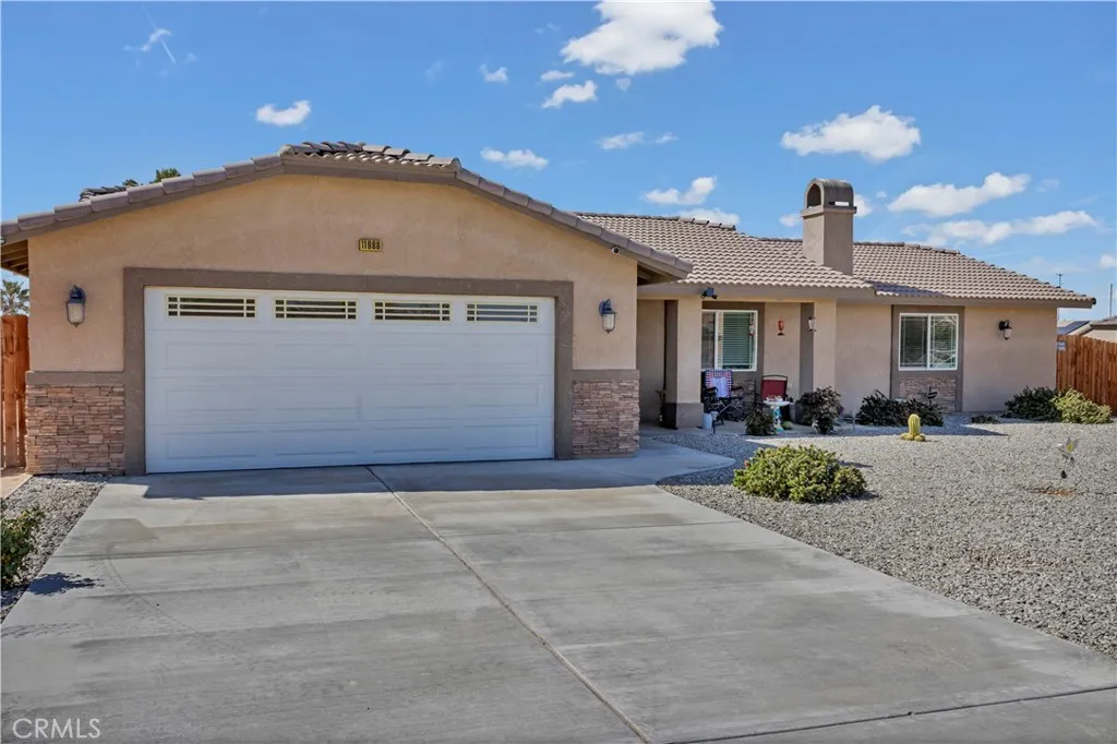 11988 Pecos Rd, Apple Valley, CA 92308 photo 2