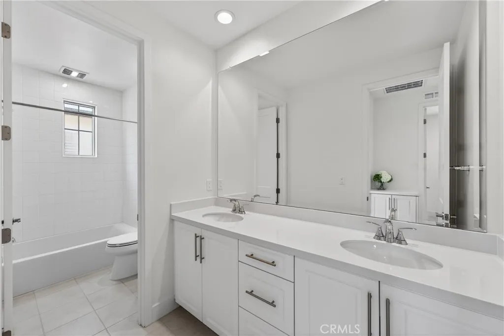 Additional image 31 of 155 Somera, Irvine, CA 92602