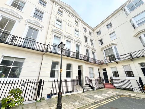 Belgrave Place, Brighton BN2, Studio to rent
