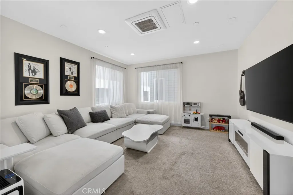 Additional image 23 of 821 Brickyard, Costa Mesa, CA 92627