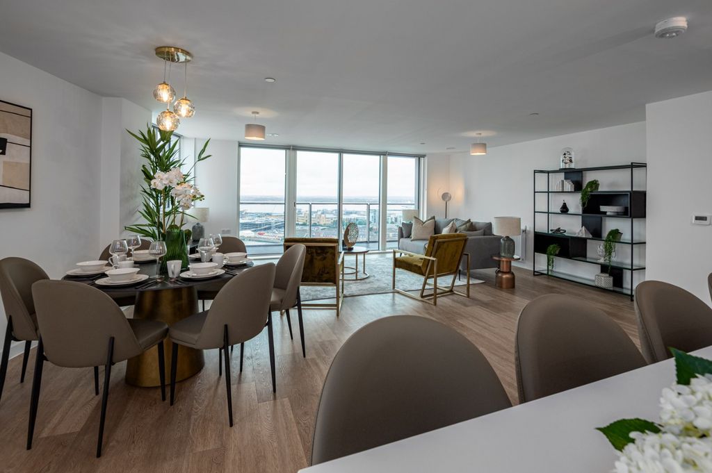 Additional image 3 of 2 bed flat to rentCentenary Plaza, Southampton SO19