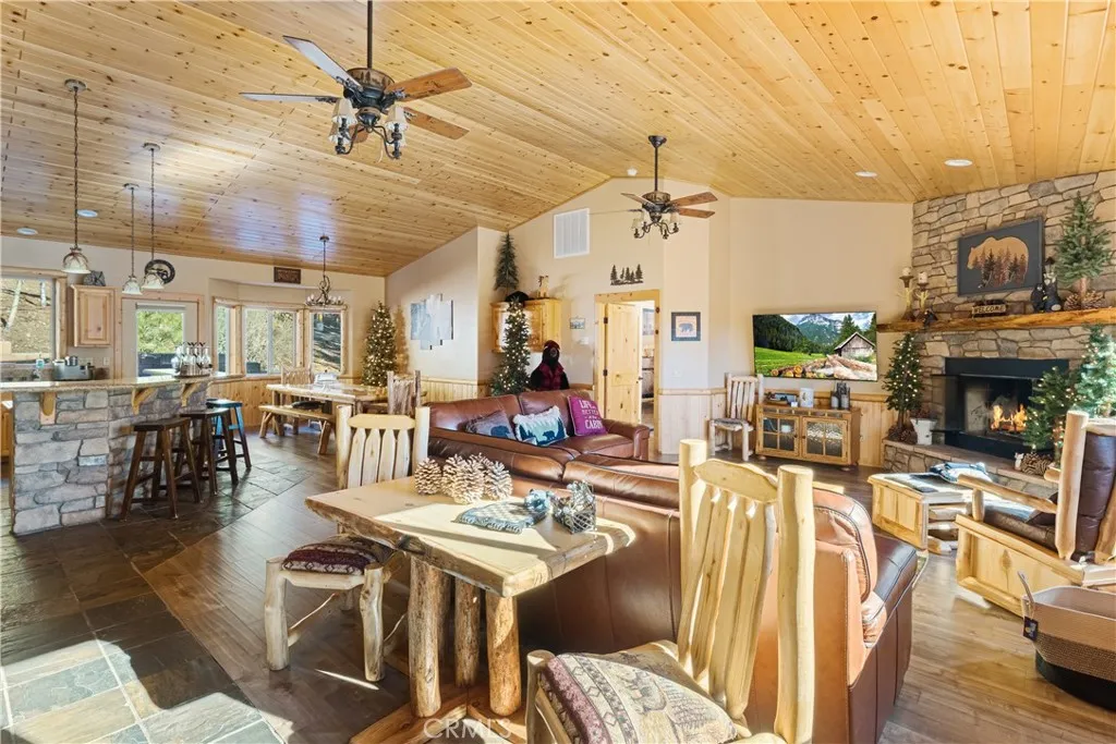Additional image 9 of 43628 Yosemite Drive, Big Bear Lake, CA 92315