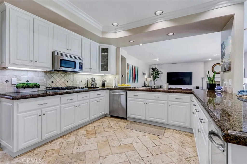 Additional image 22 of 2101 Lynngrove Dr, Manhattan Beach, CA 90266
