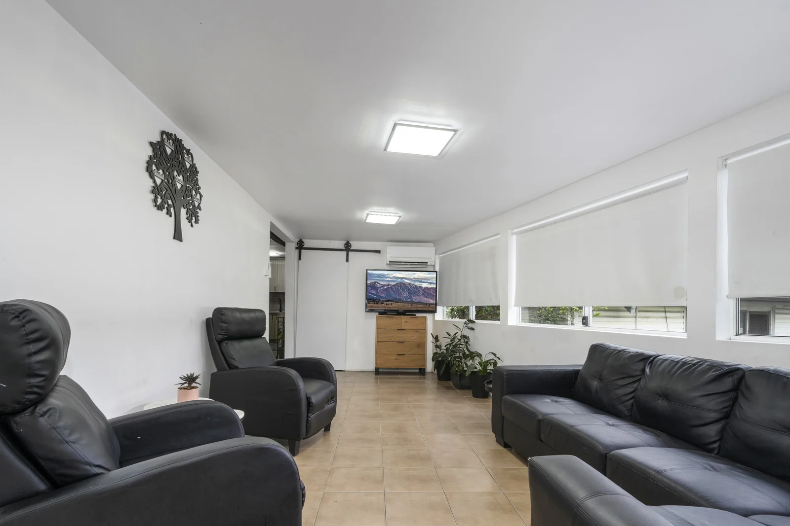 Additional image 10 of 90 Sadleir Avenue, Sadleir NSW 2168