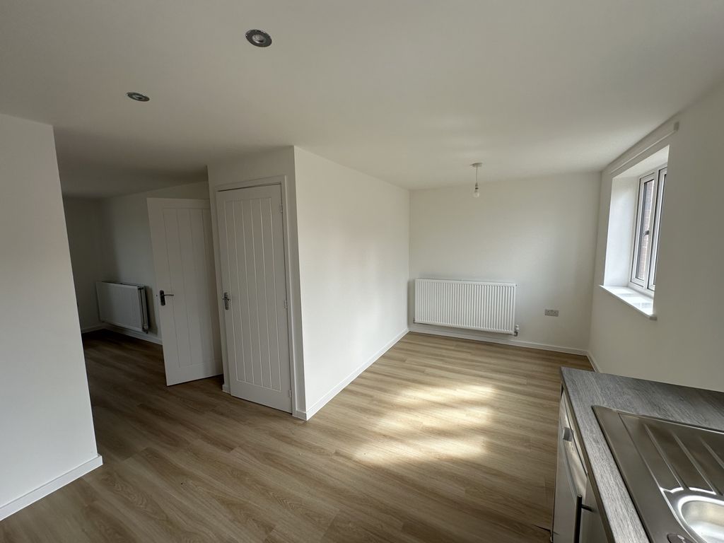 Additional image 16 of 3 bed town house to rentEpping Drive, Peterborough PE7