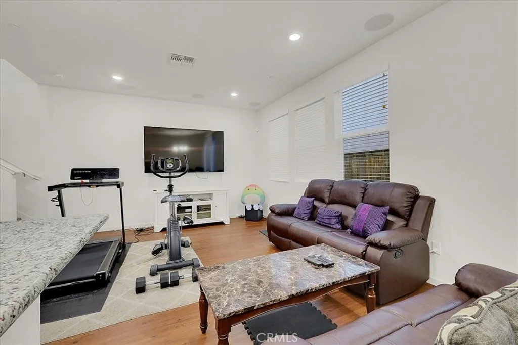 Additional image 9 of 9925 Del Surf Ln, Elk Grove, CA 95757