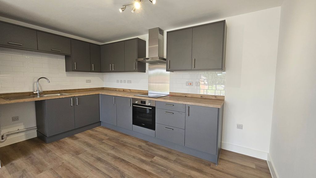 Additional image 4 of 2 bed flat to rentPenkvale Road, Stafford ST17