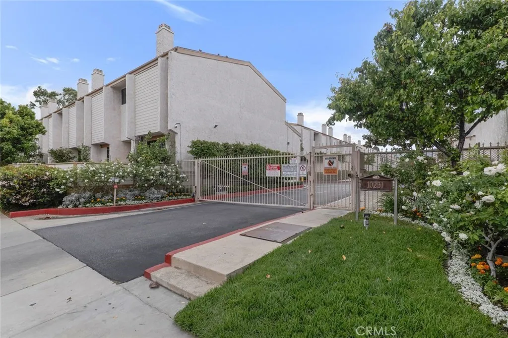 Additional image 33 of 10231 Independence Ave Unit C17, Chatsworth, CA 91311