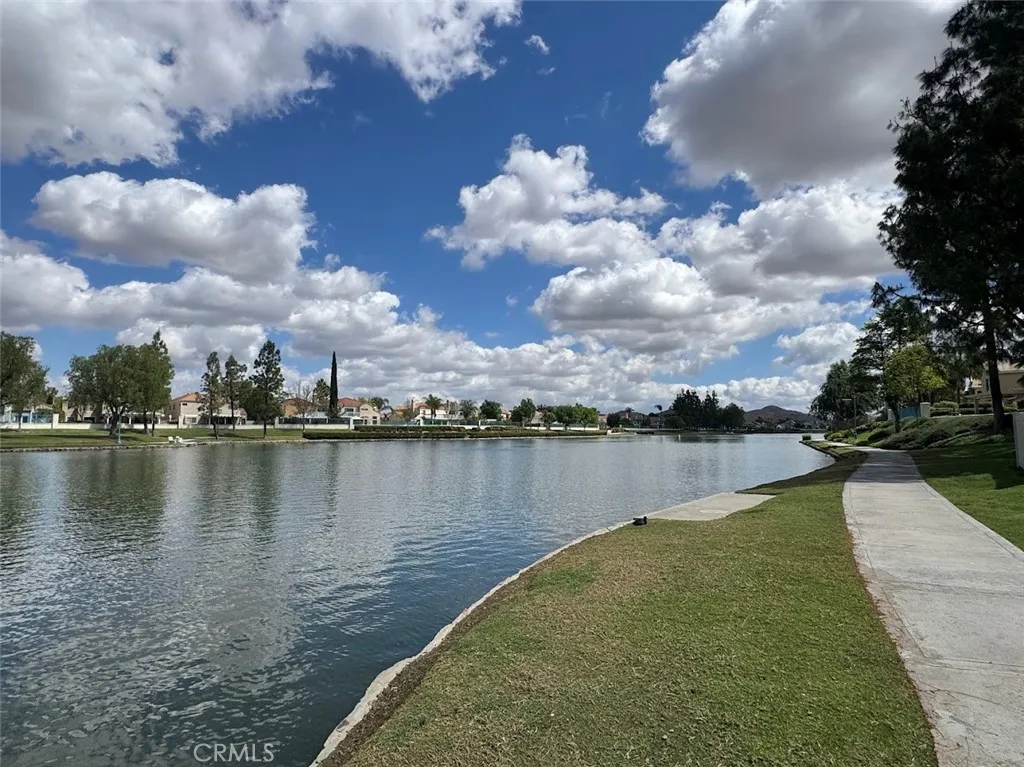 28621 Bridge Water Ln, Menifee, CA 92584