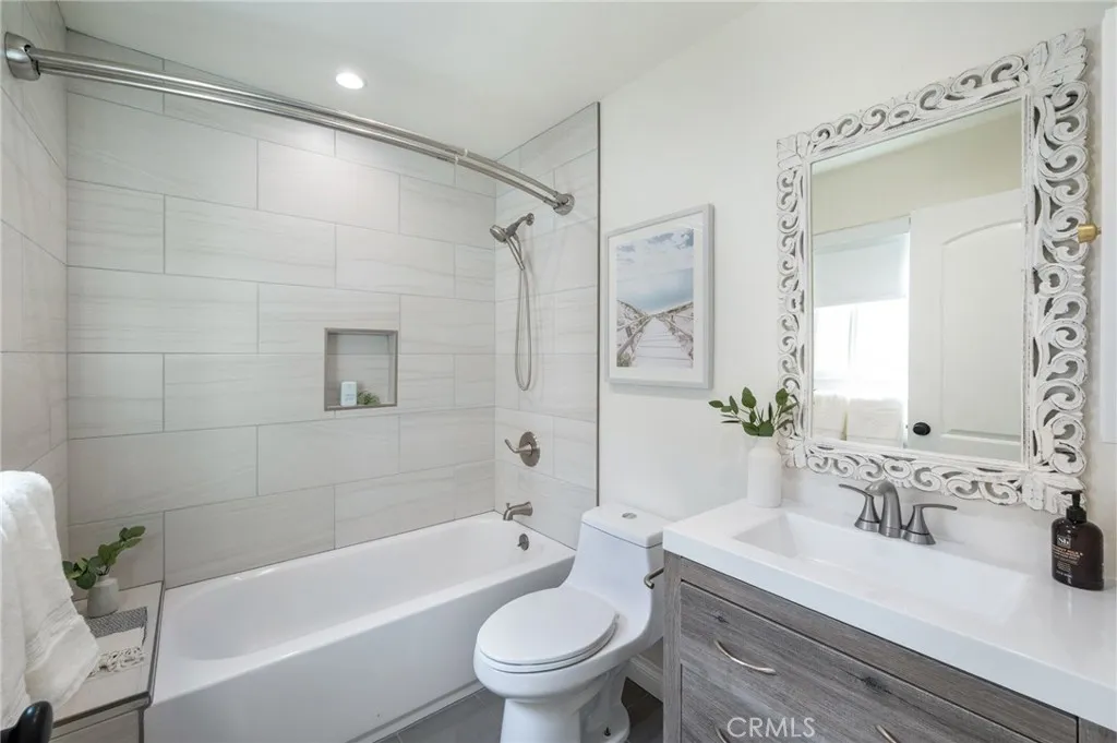 Additional image 22 of 1300 12th Street Unit E, Manhattan Beach, CA 90266