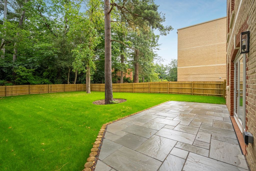 Additional image 12 of 4 bed terraced house to rentScholars Row, Sunningdale SL5