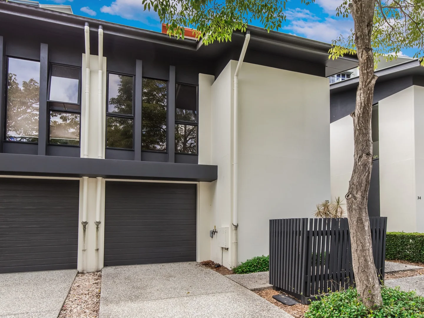 35 Easthill Drive, Robina QLD 4226 photo 3