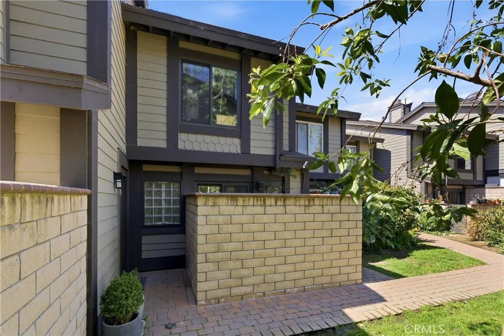 Additional image 3 of 1095 Mesa Bluff Dr, Costa Mesa, CA 92627