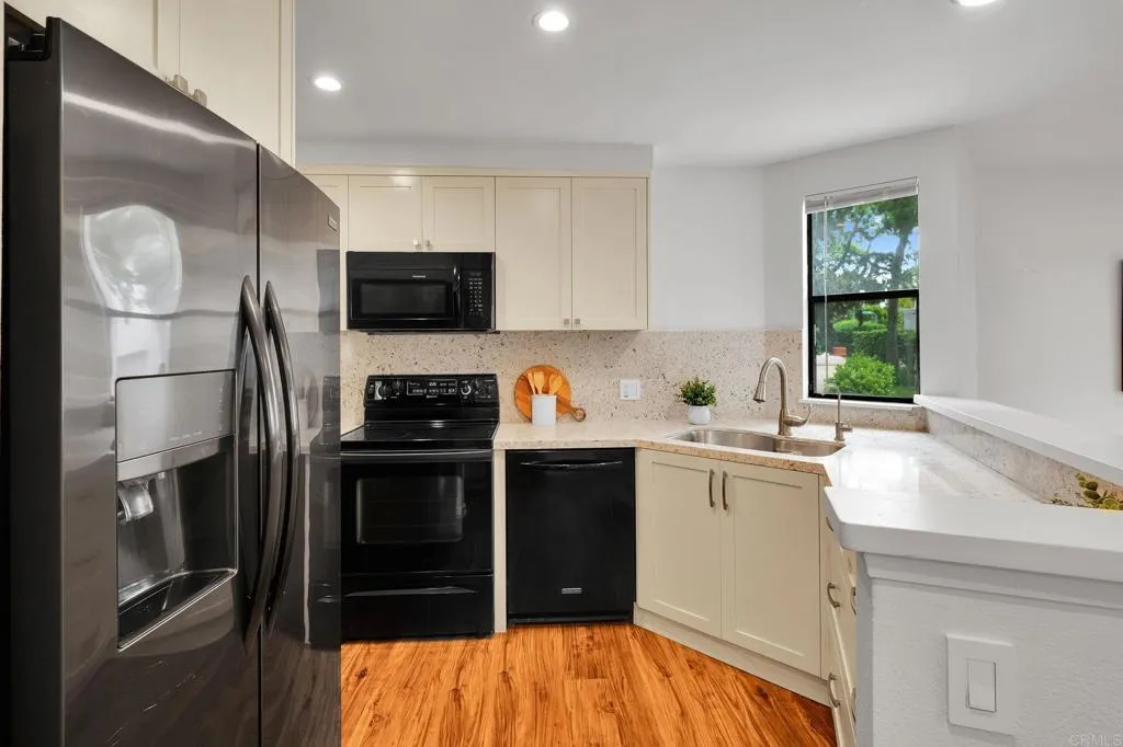 Additional image 63 of 3235 Via Alicante Unit 52, La Jolla, CA 92037