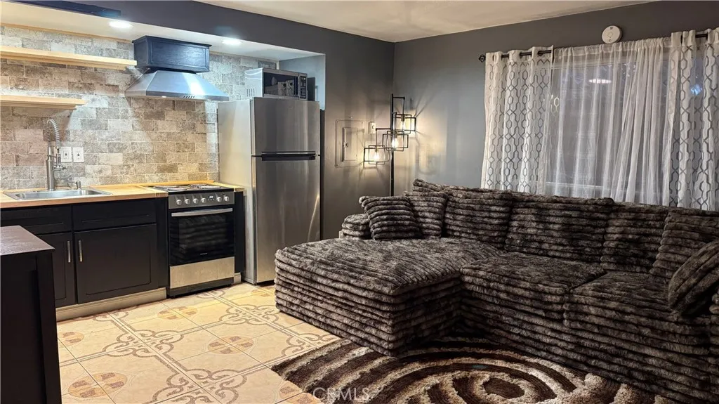 Additional image 5 of 7904 Laurel Canyon Blvd Unit 12, North Hollywood, CA 91605