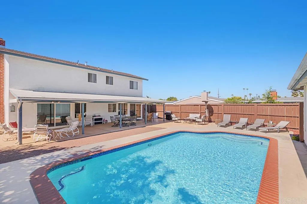 Additional image 75 of 5676 Chateau Dr, San Diego, CA 92117