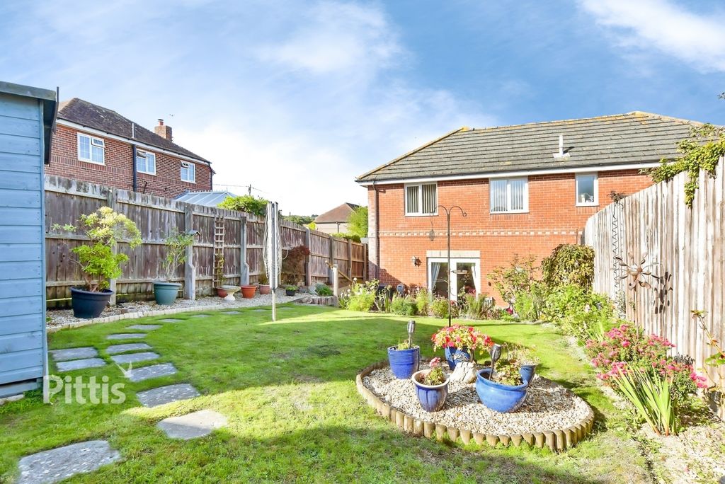 Additional image 2 of 4 bed semi-detached house to rentSt. Saviours Road, Totland Bay PO39