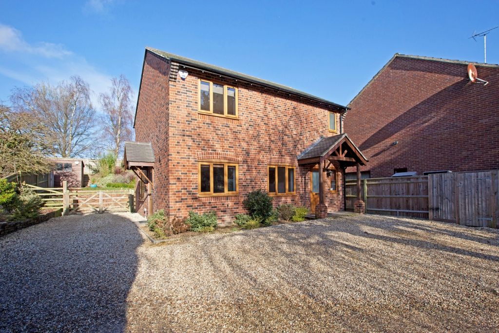 3 bed detached house to rentSt. Swithins Close, Wickham, Newbury RG20