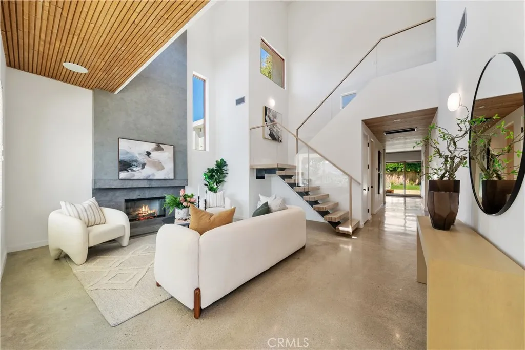 Additional image 2 of 12123 Iowa Ave, Los Angeles, CA 90025