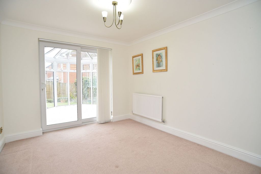 Additional image 8 of 5 bed detached house to rentBarnwell Crescent, Harrogate HG2