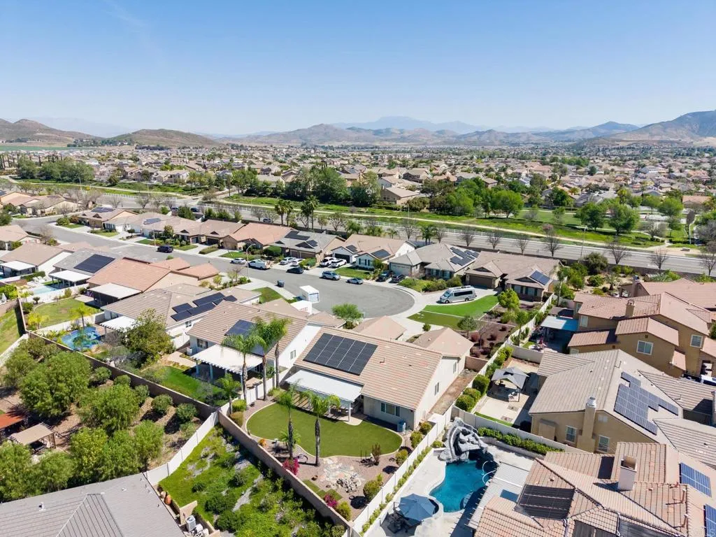 35277 Goldthread Lane, Murrieta, CA 92563