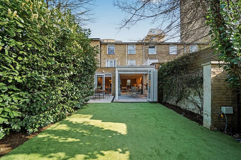 Additional image 5 of 4 bed terraced house to rentCourt Close, St John's Wood, London NW8