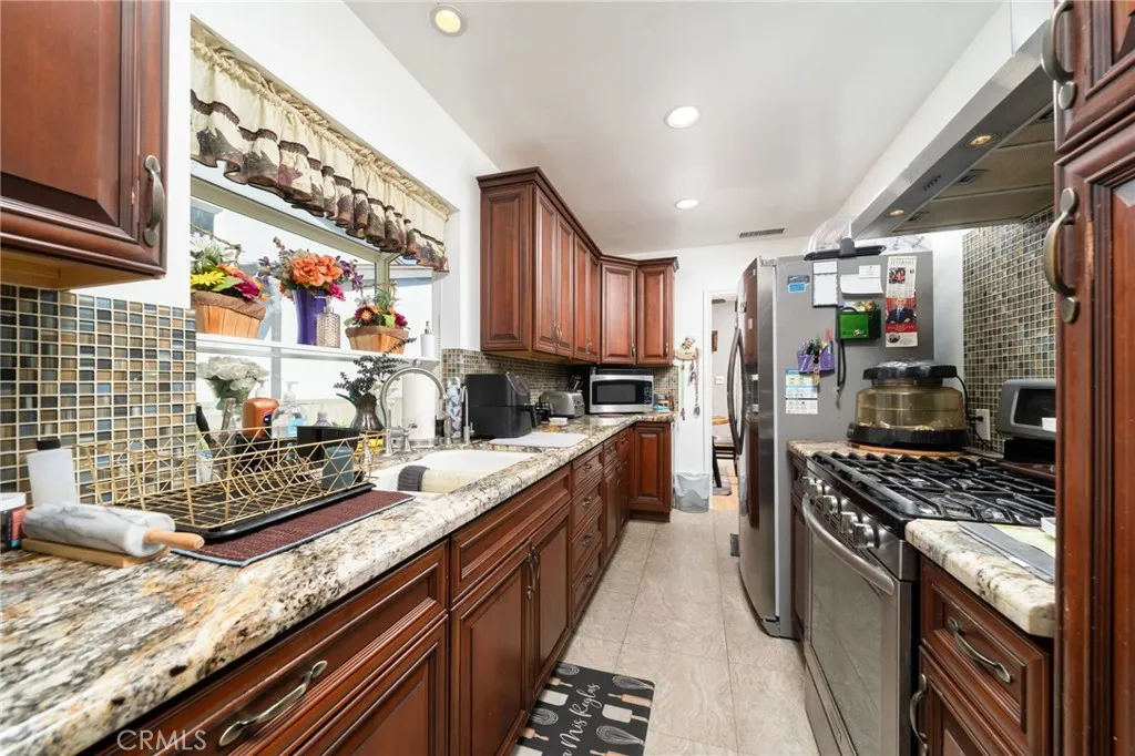 Additional image 53 of 2737 S Spaulding Ave, Los Angeles, CA 90016