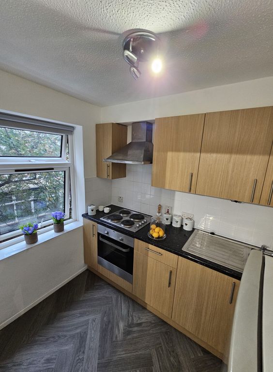 Additional image 4 of 1 bed flat to rentFlat 16 St Ninians Court, Villa Road, Luton LU2