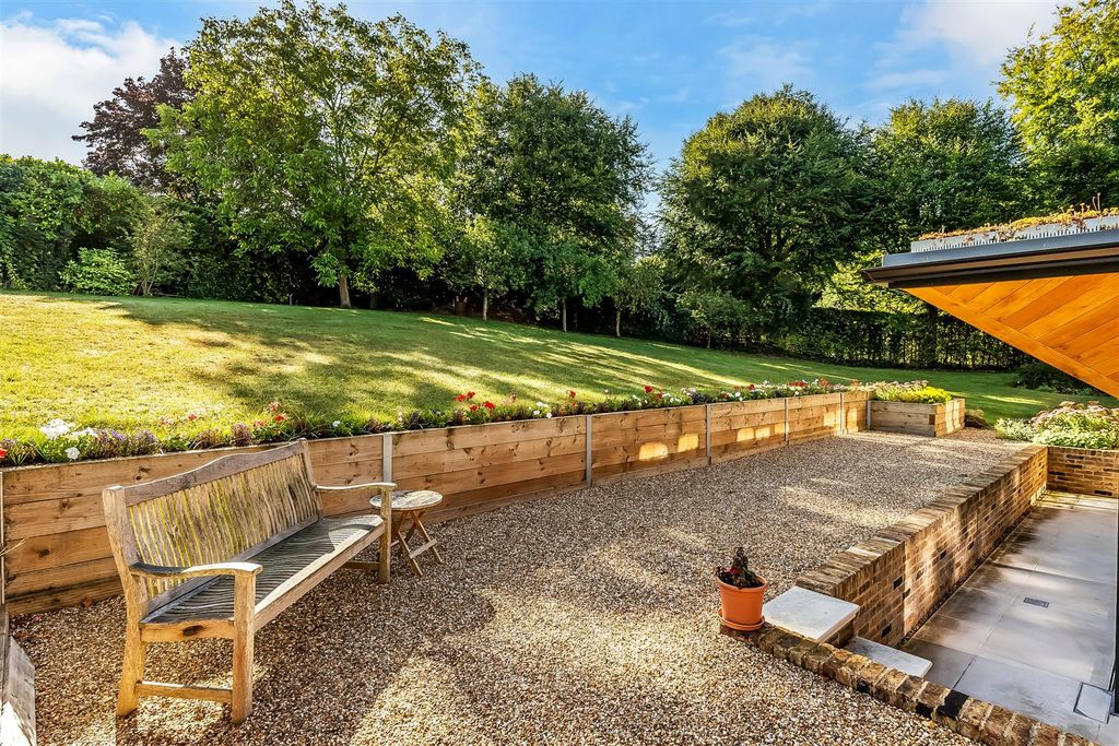 Additional image 42 of 5 bed detached house to rentGarden Close, Leatherhead KT22