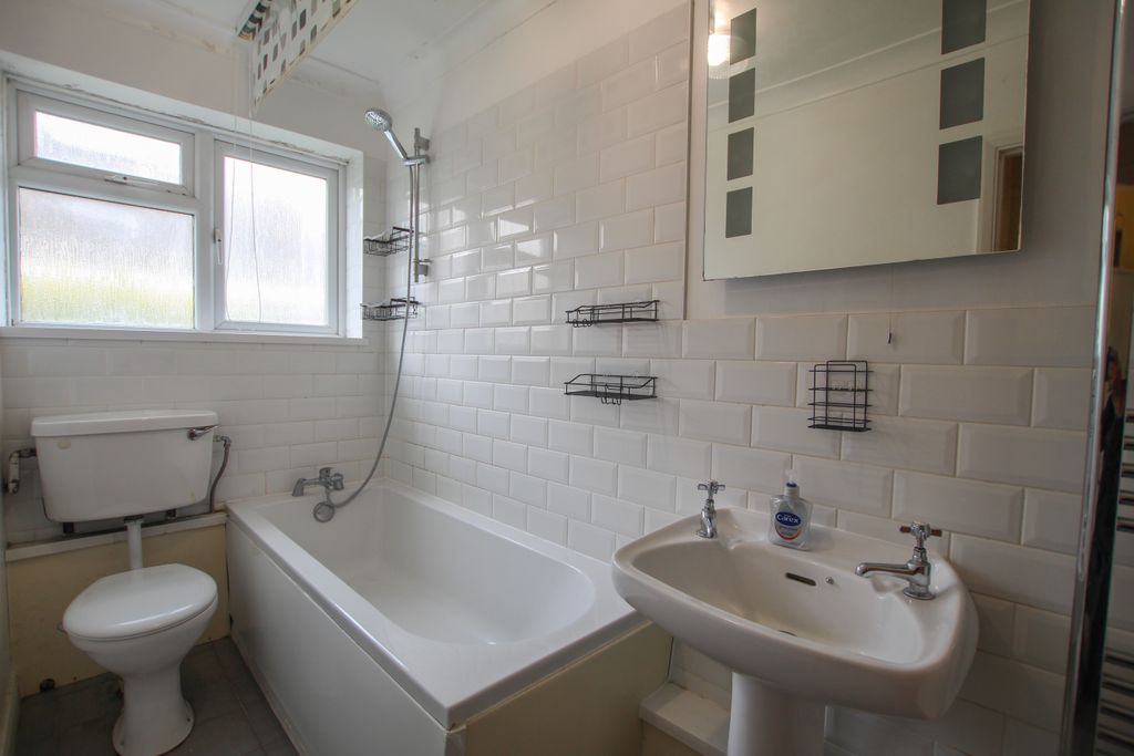 Additional image 10 of 2 bed flat to rentStroud Green, Newbury RG14