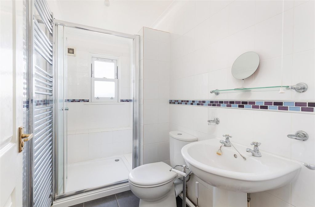 Additional image 15 of 2 bed flat to rentEsplanade, Ryde PO33