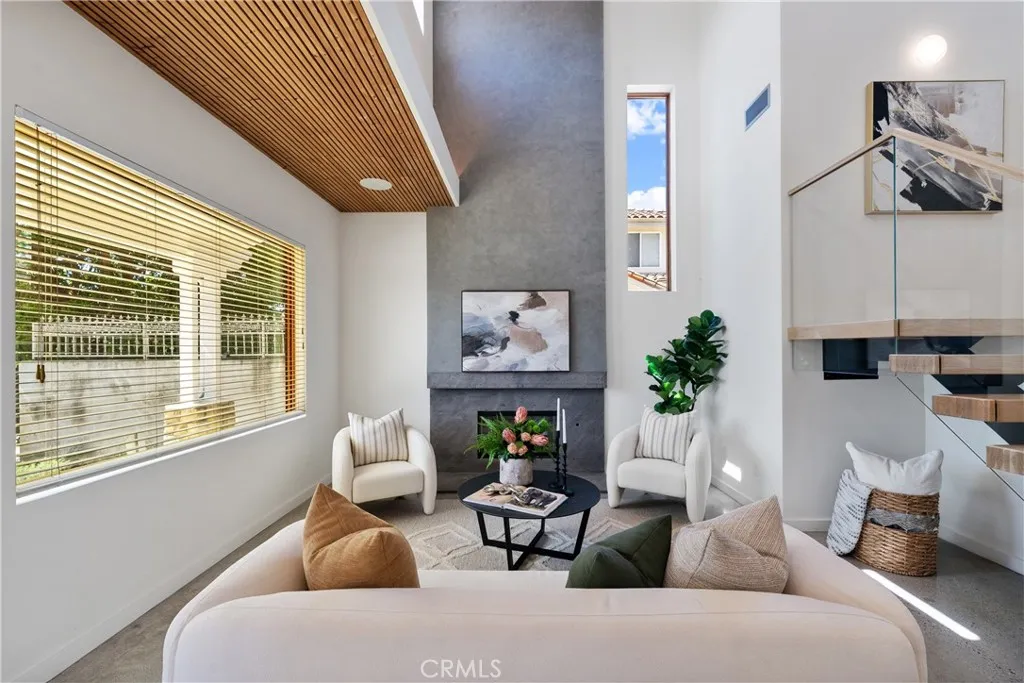 Additional image 76 of 12123 Iowa Ave, Los Angeles, CA 90025