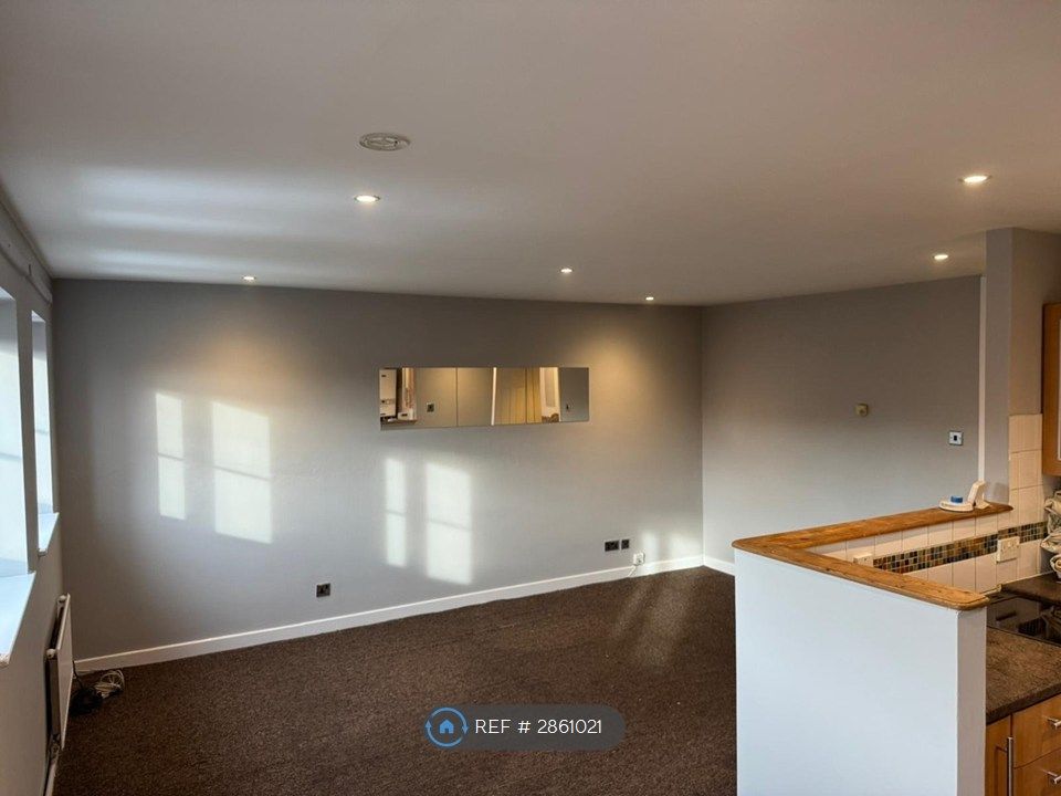 2 bed flat to rentGrosvenor Court, Wellington, Telford TF1