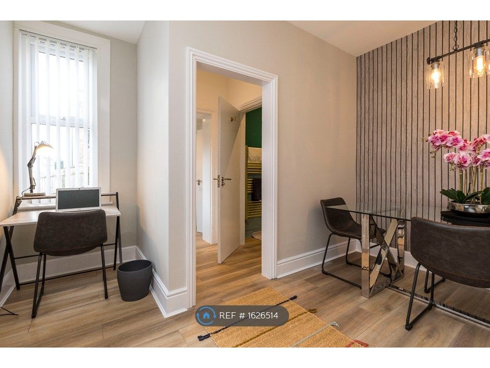 Additional image 12 of 4 bed semi-detached house to rentNorfolk Road, Horsham RH12